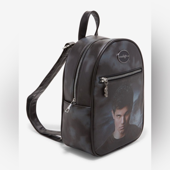 New with tags Twilight team Jacob backpack - Picture 2 of 6
